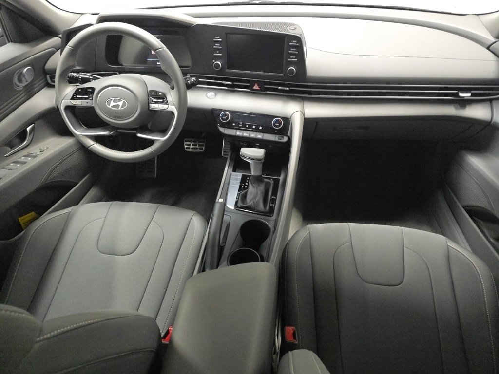 Used 2025 Hyundai Elantra Sport image 24