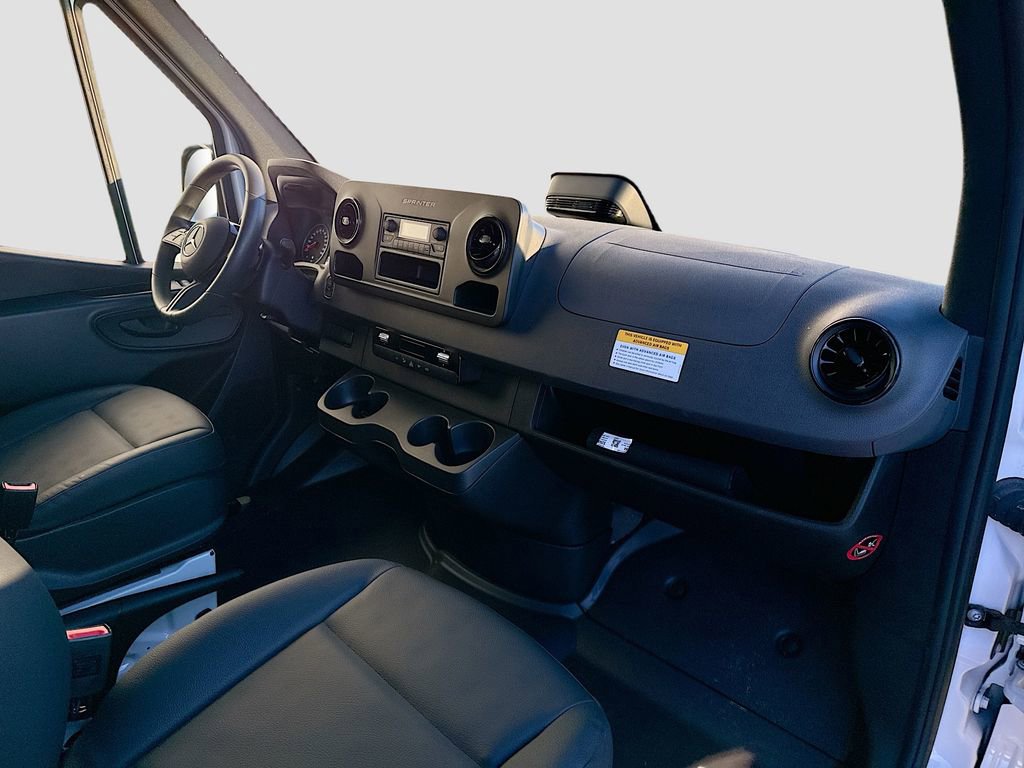 Used 2025 Mercedes-Benz Sprinter 2500 image 26