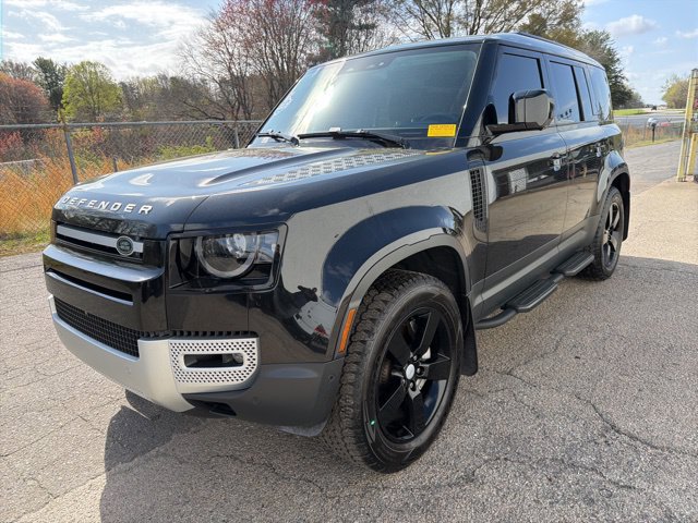 Used 2025 Land Rover Defender 110 SE AWD/4WD image 6