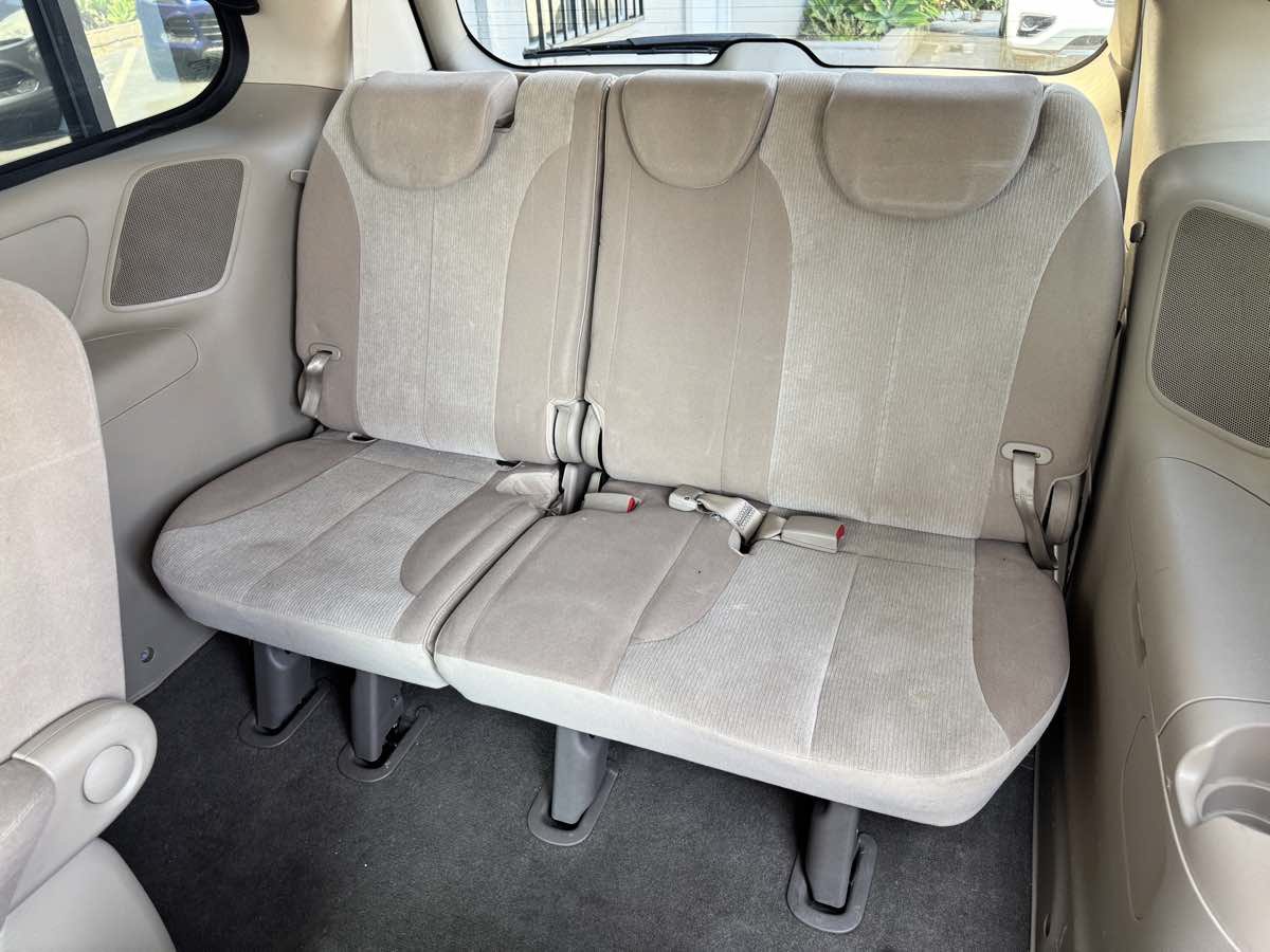 Used 2012 Kia Sedona LX w/ PWR Pkg FWD image 26