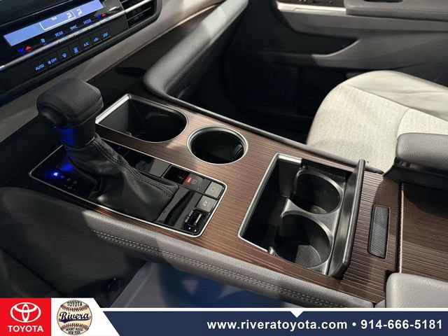 Certified 2023 Toyota Sienna LE FWD image 22