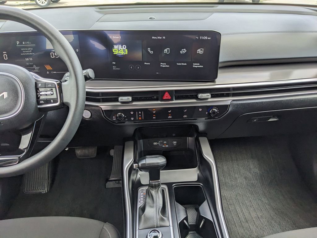 Certified 2024 Kia Sorento LX image 16