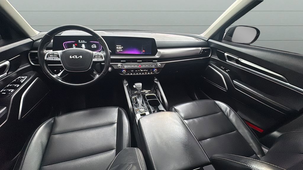 Used 2025 Kia Telluride S image 16