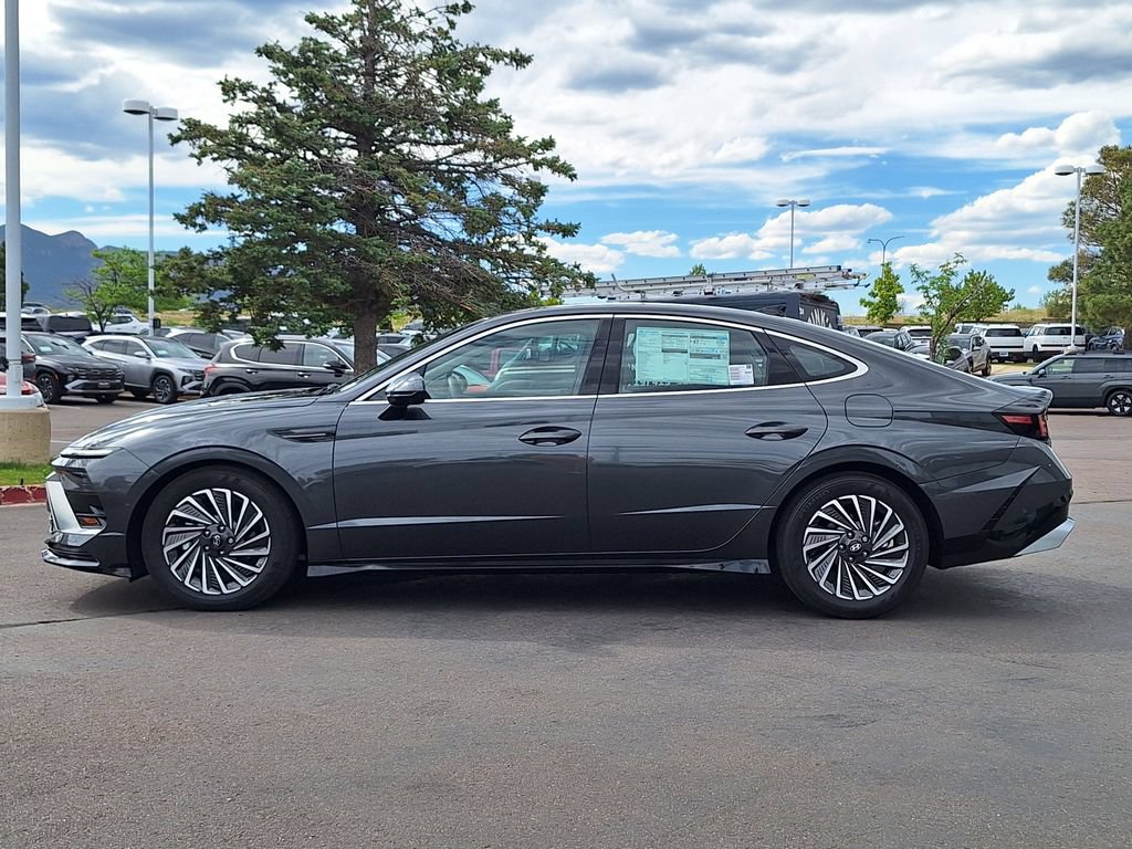 New 2025 Hyundai Sonata Limited FWD image 6