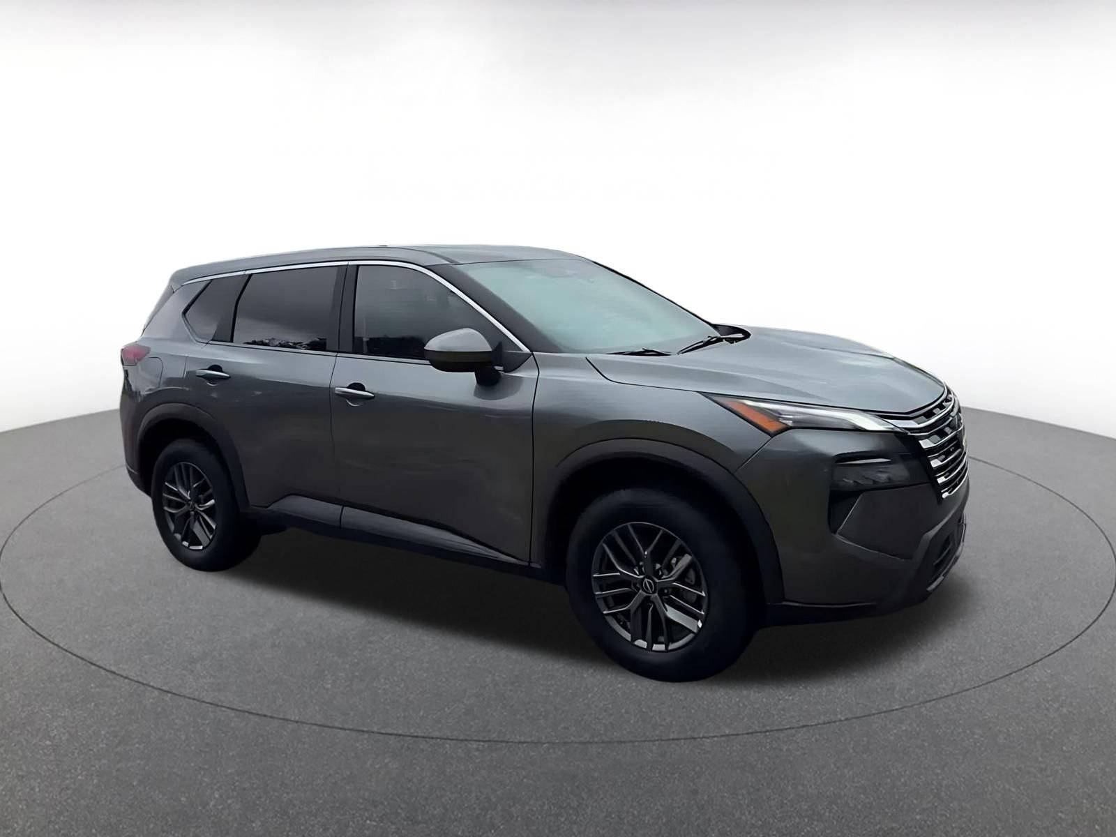 Used 2026 Nissan Rogue SV AWD/4WD image 2