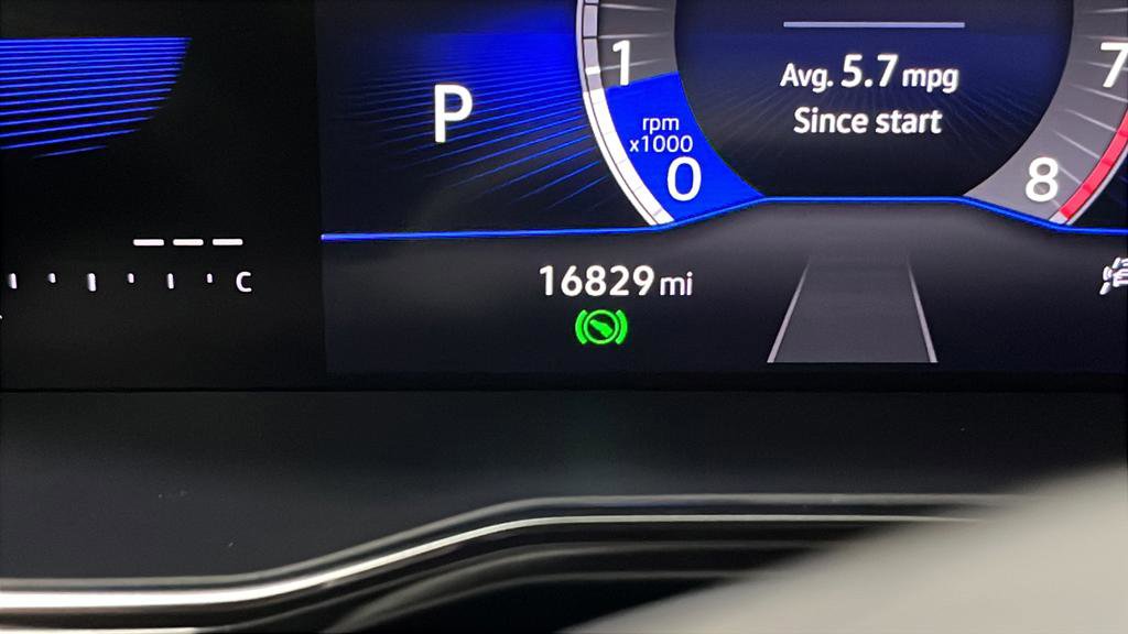 Used 2024 Volkswagen Jetta SE w/ Panoramic Sunroof Package FWD image 10