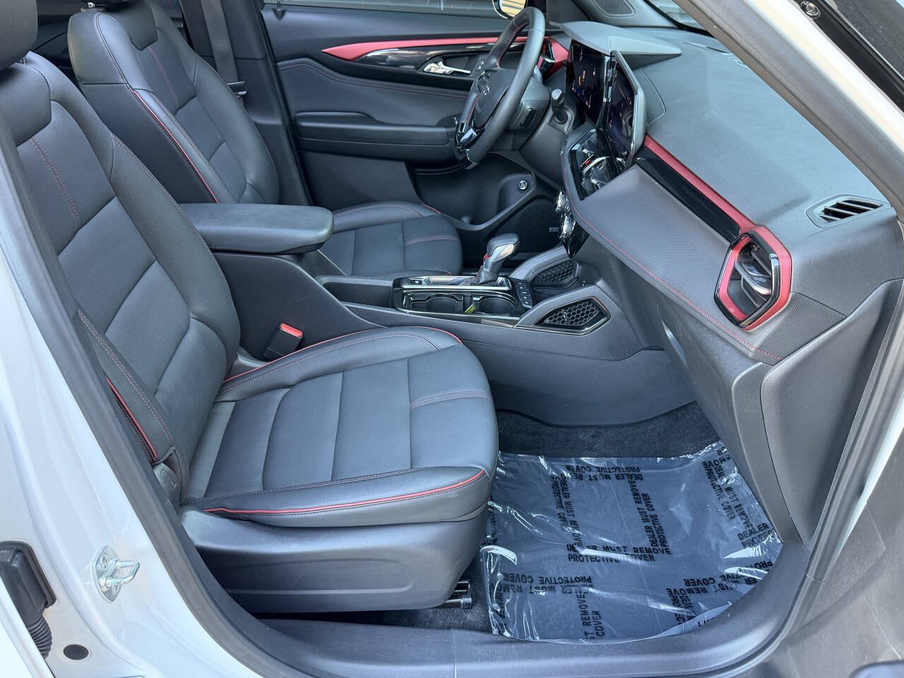 Used 2025 Chevrolet TrailBlazer RS w/ Convenience Package FWD image 19