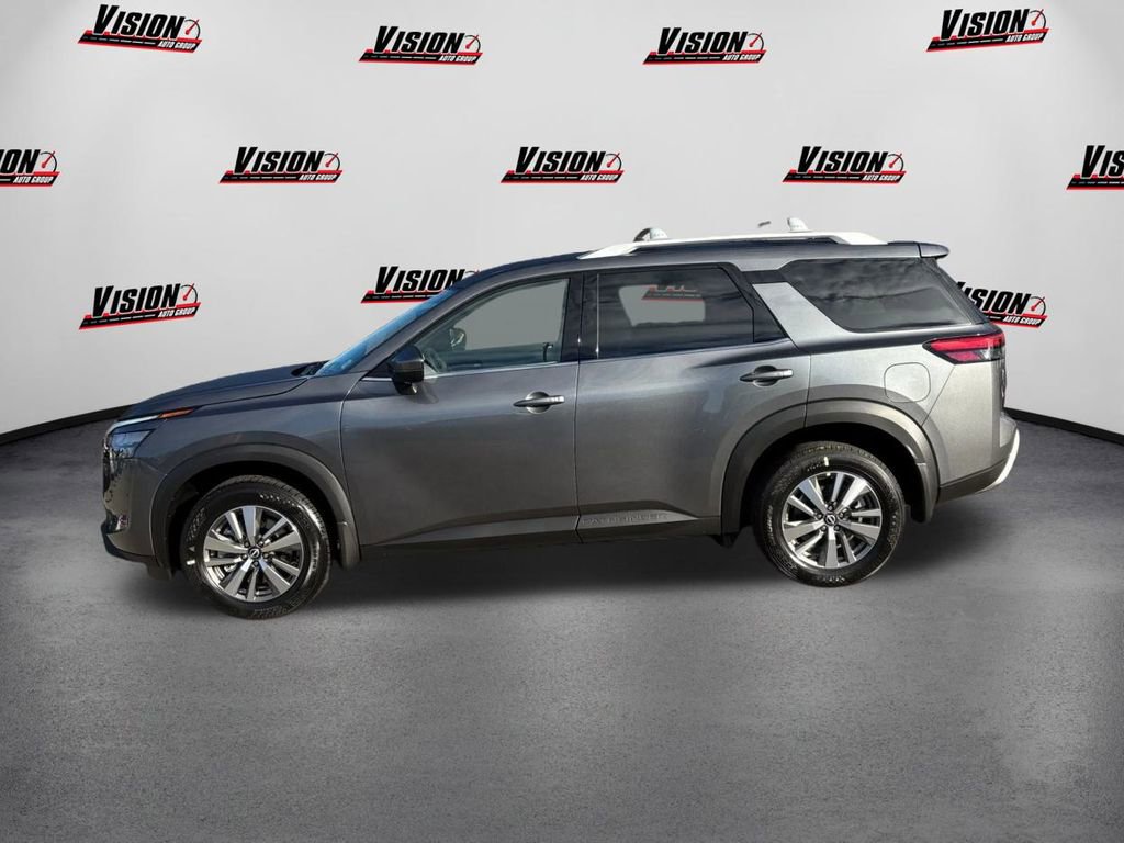 New 2025 Nissan Pathfinder SL image 8