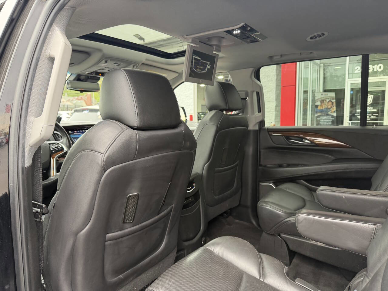 Used 2020 Cadillac Escalade ESV Premium Luxury w/ Escalade Sport Edition AWD/4WD image 21