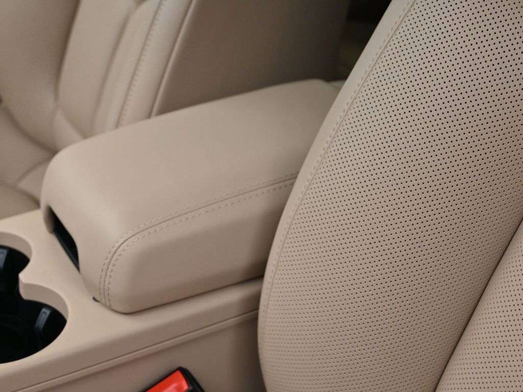 Certified 2023 Porsche Macan Turbo image 21