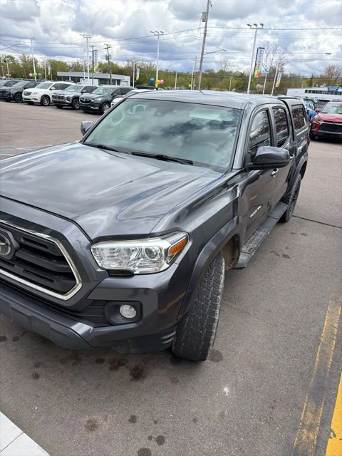 Used 2019 Toyota Tacoma SR5 RWD image 3