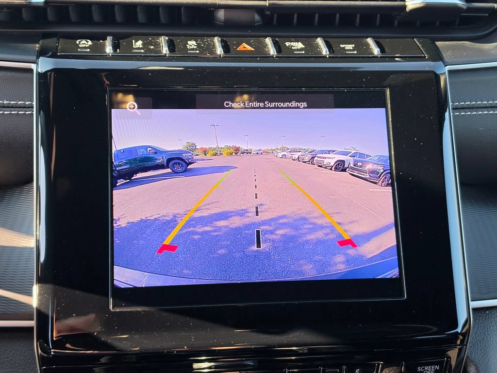Used 2025 Jeep Grand Cherokee Altitude AWD/4WD image 21