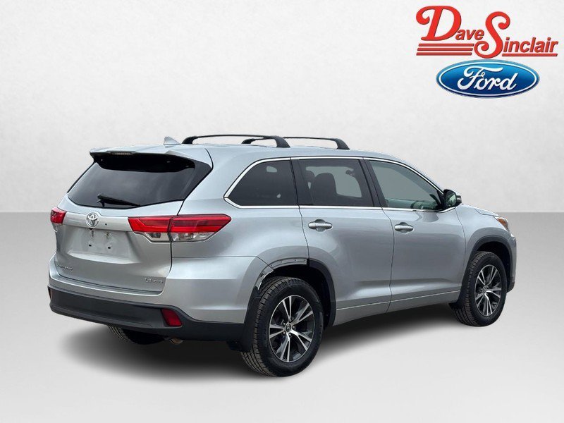 Used 2017 Toyota Highlander Plus image 7