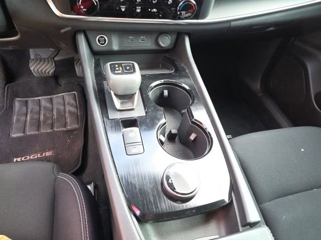 Used 2023 Nissan Rogue S image 18