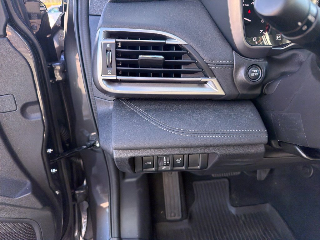 Used 2025 Subaru Outback Touring XT AWD/4WD image 23