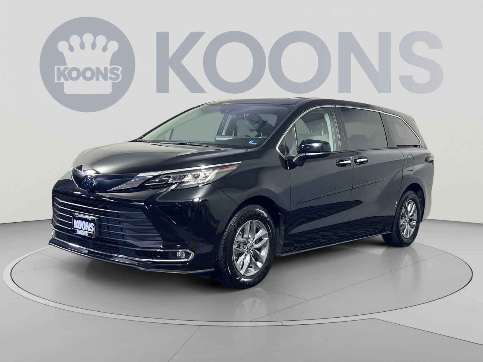 Used 2022 Toyota Sienna XLE
