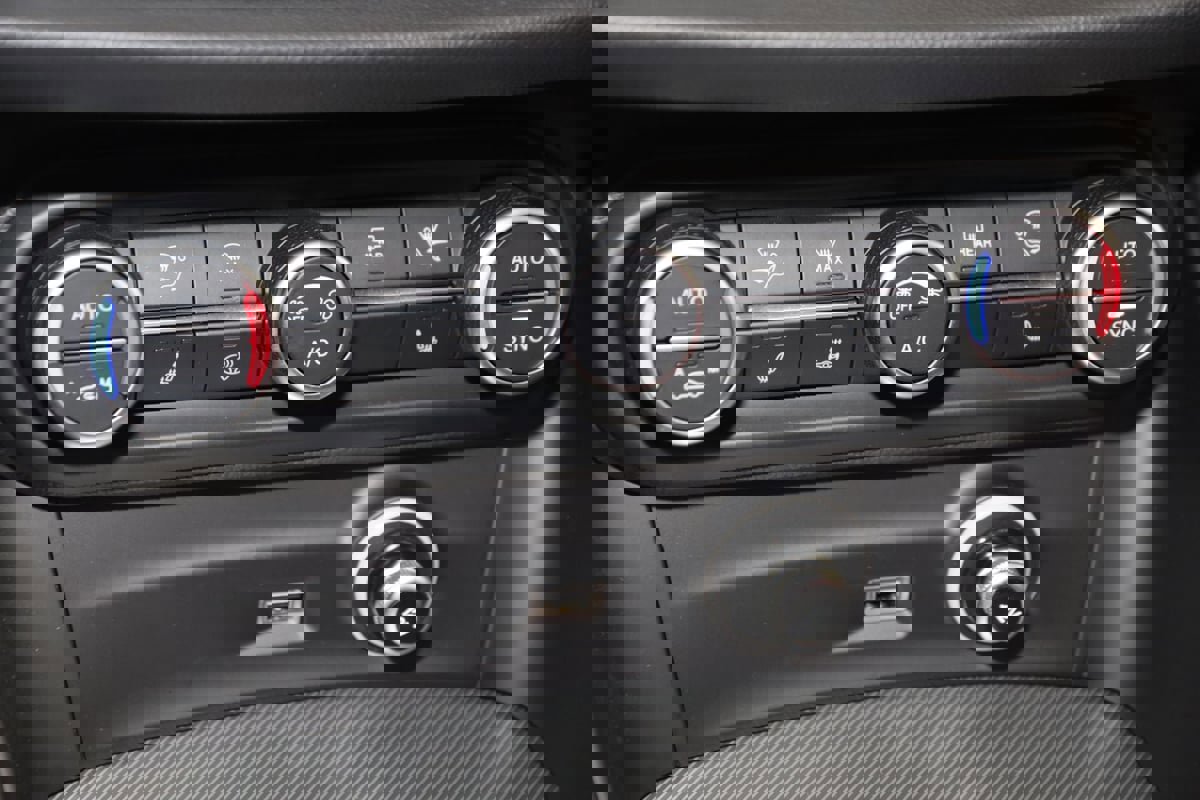 Used 2024 Alfa Romeo Stelvio Veloce image 9