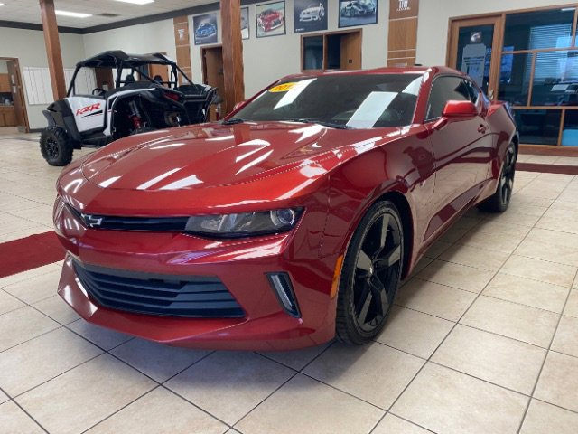 Used 2017 Chevrolet Camaro LT RWD image 1