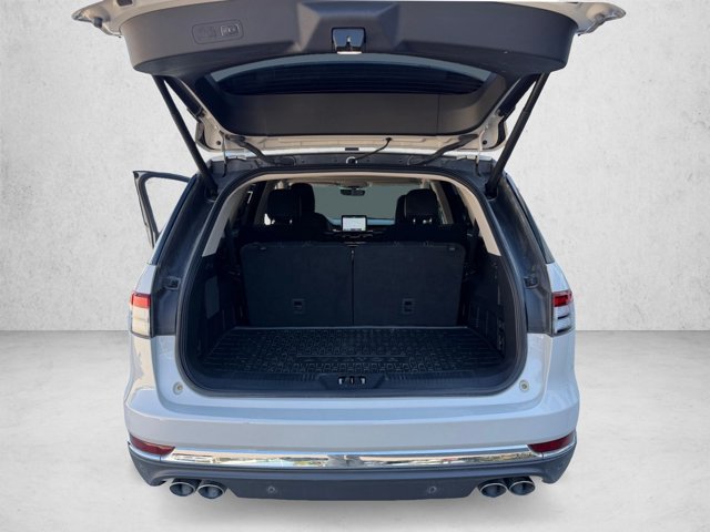 Used 2021 Lincoln Aviator Reserve RWD image 6