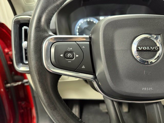 Used 2019 Volvo XC40 T5 Momentum AWD/4WD image 16