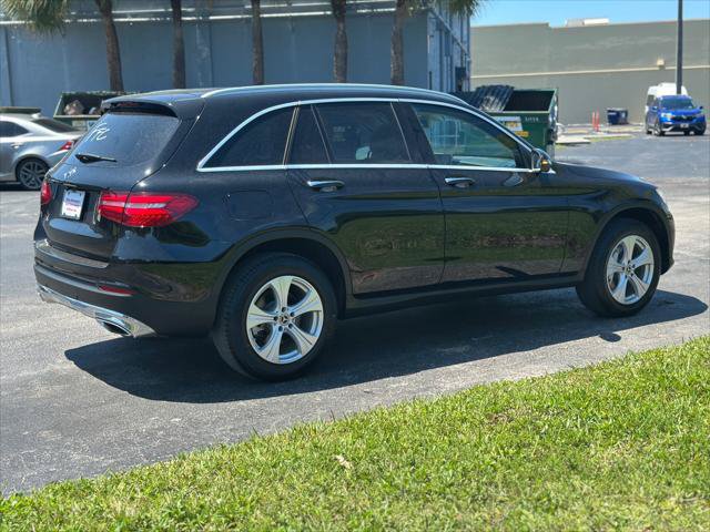 Used 2018 Mercedes-Benz GLC 300 w/ Premium Package image 8