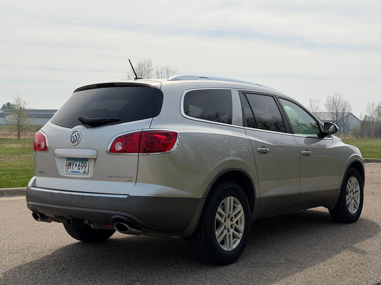 Used 2008 Buick Enclave CX w/ Driver Confidence Package AWD/4WD image 2