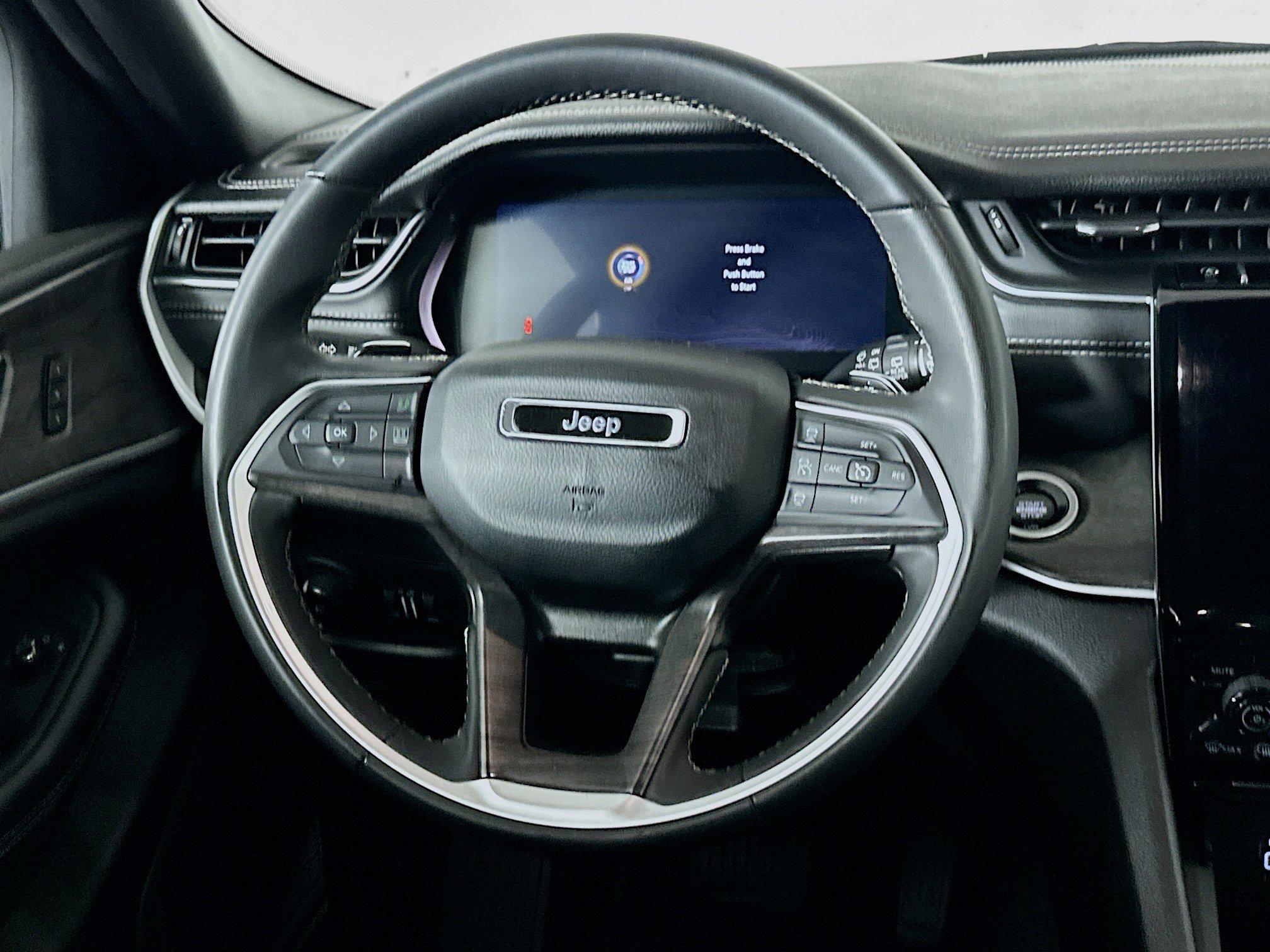 Used 2024 Jeep Grand Cherokee Limited image 18