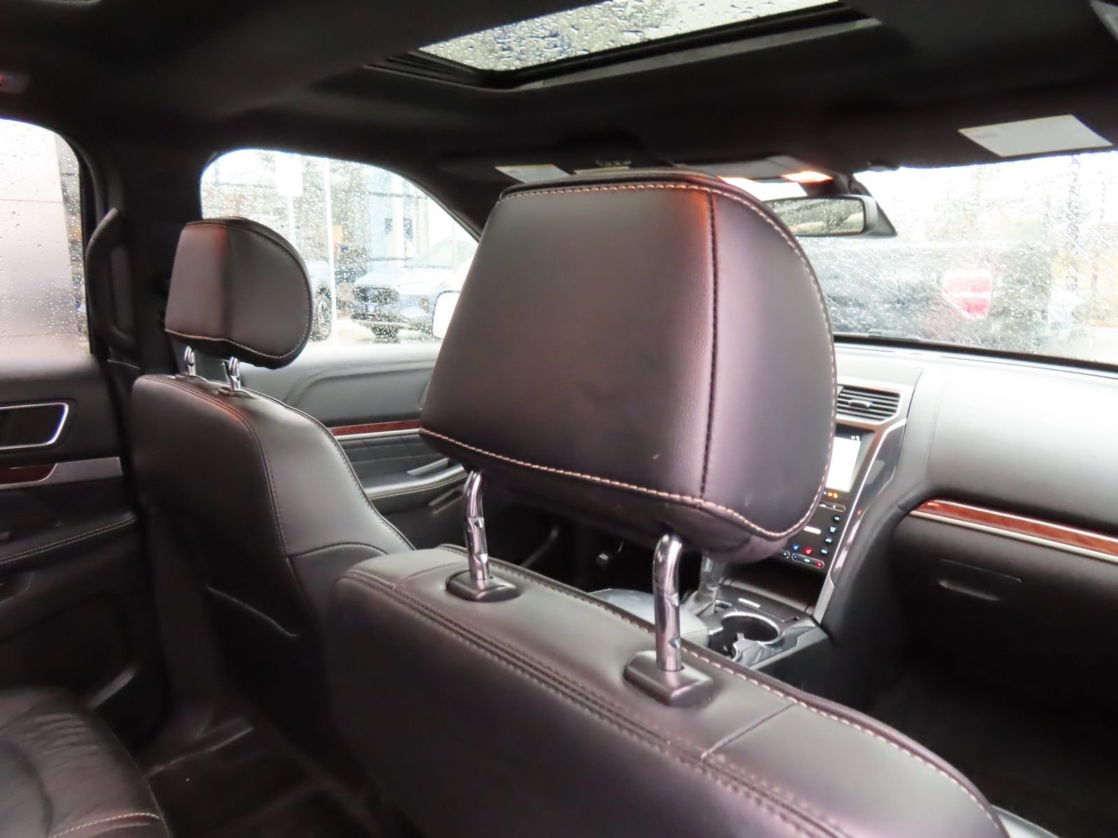 Used 2017 Ford Explorer Platinum image 35