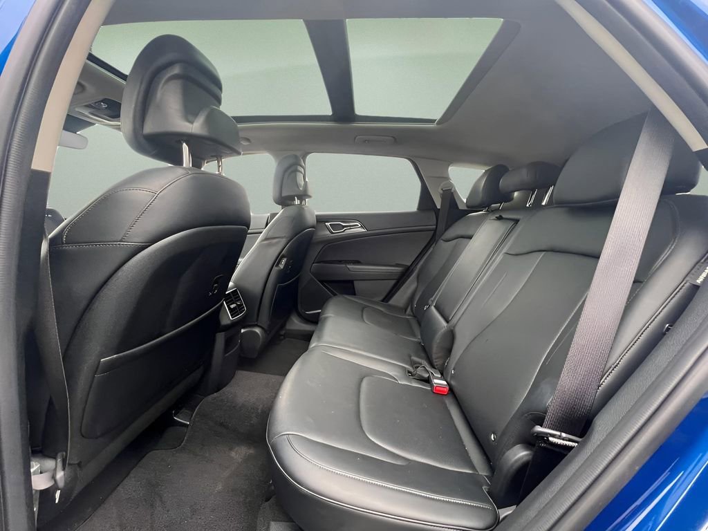 Used 2025 Kia Sportage EX w/ Premium Package image 17