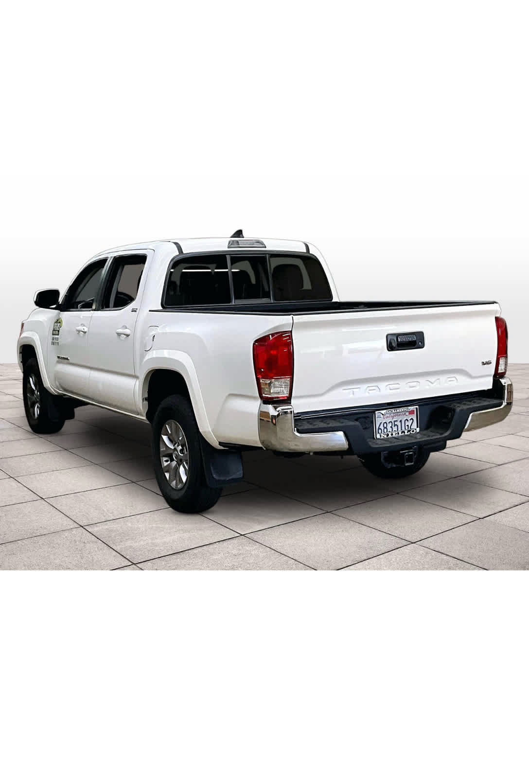 Used 2017 Toyota Tacoma SR5 w/ Tow Package RWD image 16