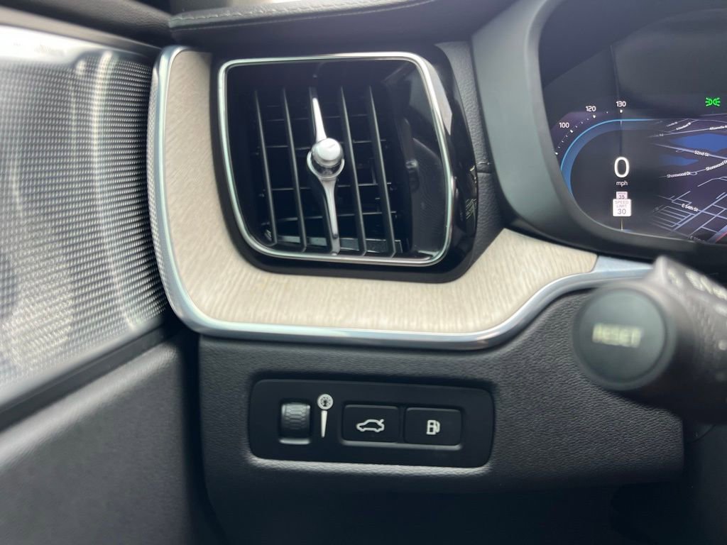 Used 2022 Volvo XC60 T8 Inscription w/ Advanced Package image 42