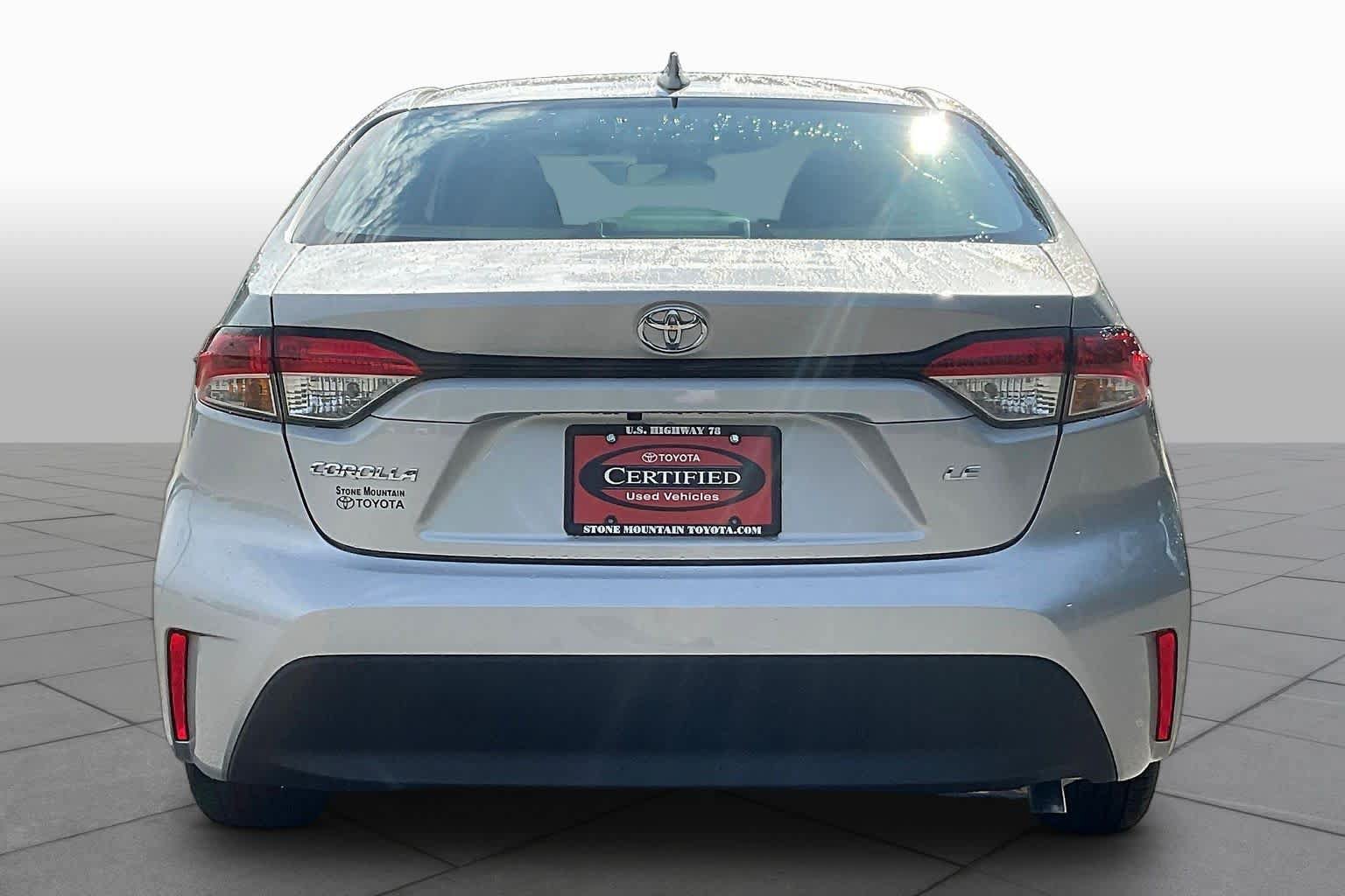 Used 2026 Toyota Corolla LE FWD image 5