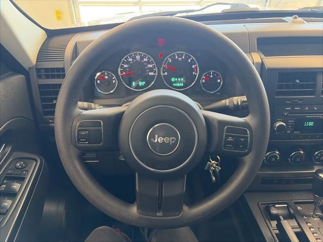 Used 2012 Jeep Liberty Sport w/ Driver Convenience Group image 18