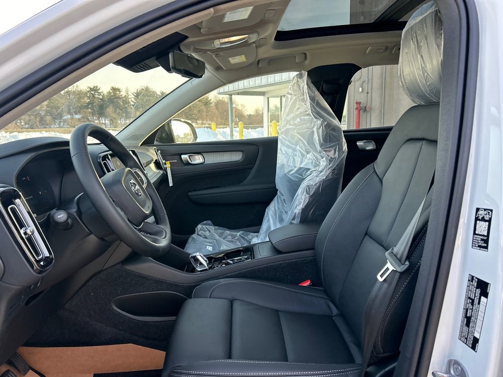New 2026 Volvo XC40 B5 Ultra w/ Protection Package Premier AWD/4WD image 10