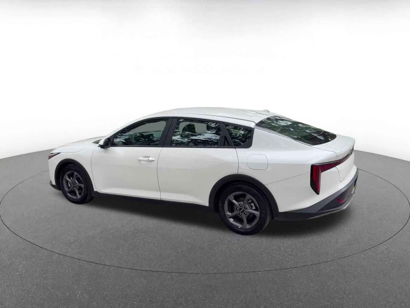 Used 2025 Kia K4 FWD image 9