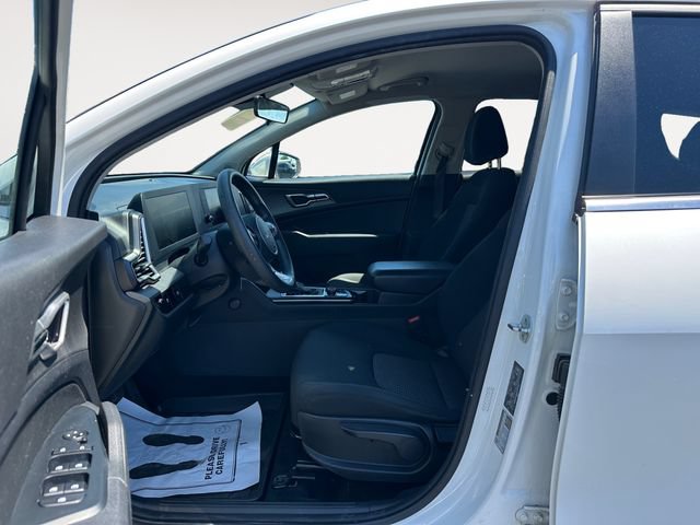 Used 2023 Kia Sportage LX AWD/4WD image 9