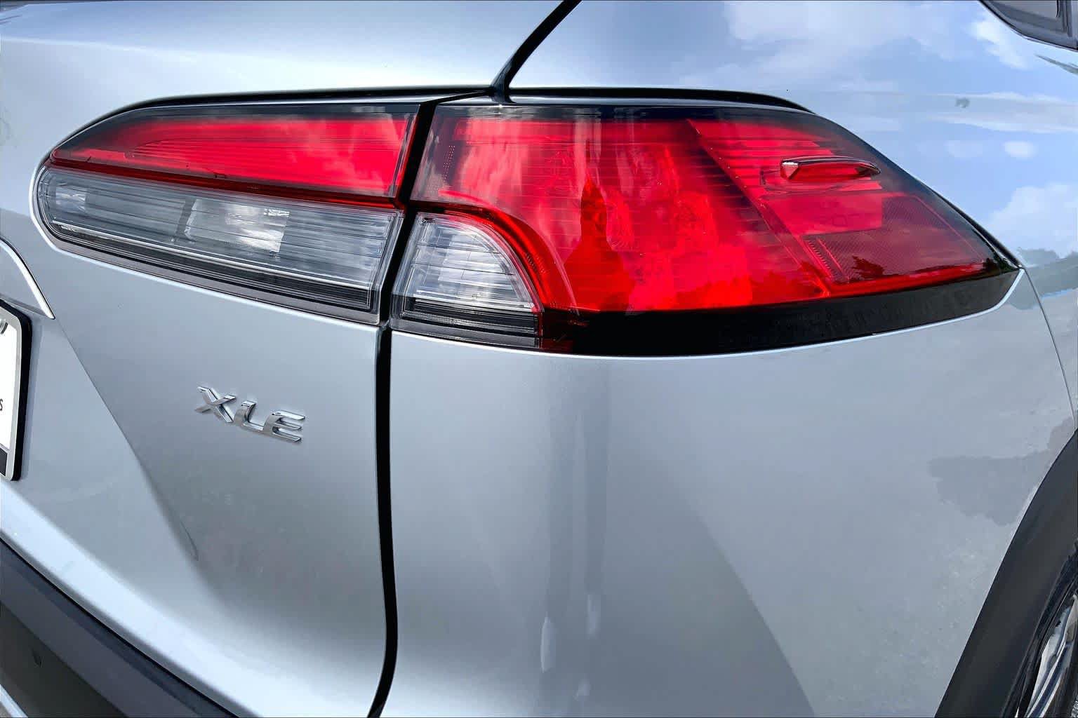 Certified 2023 Toyota Corolla Cross XLE w/ Convenience Package FWD image 30