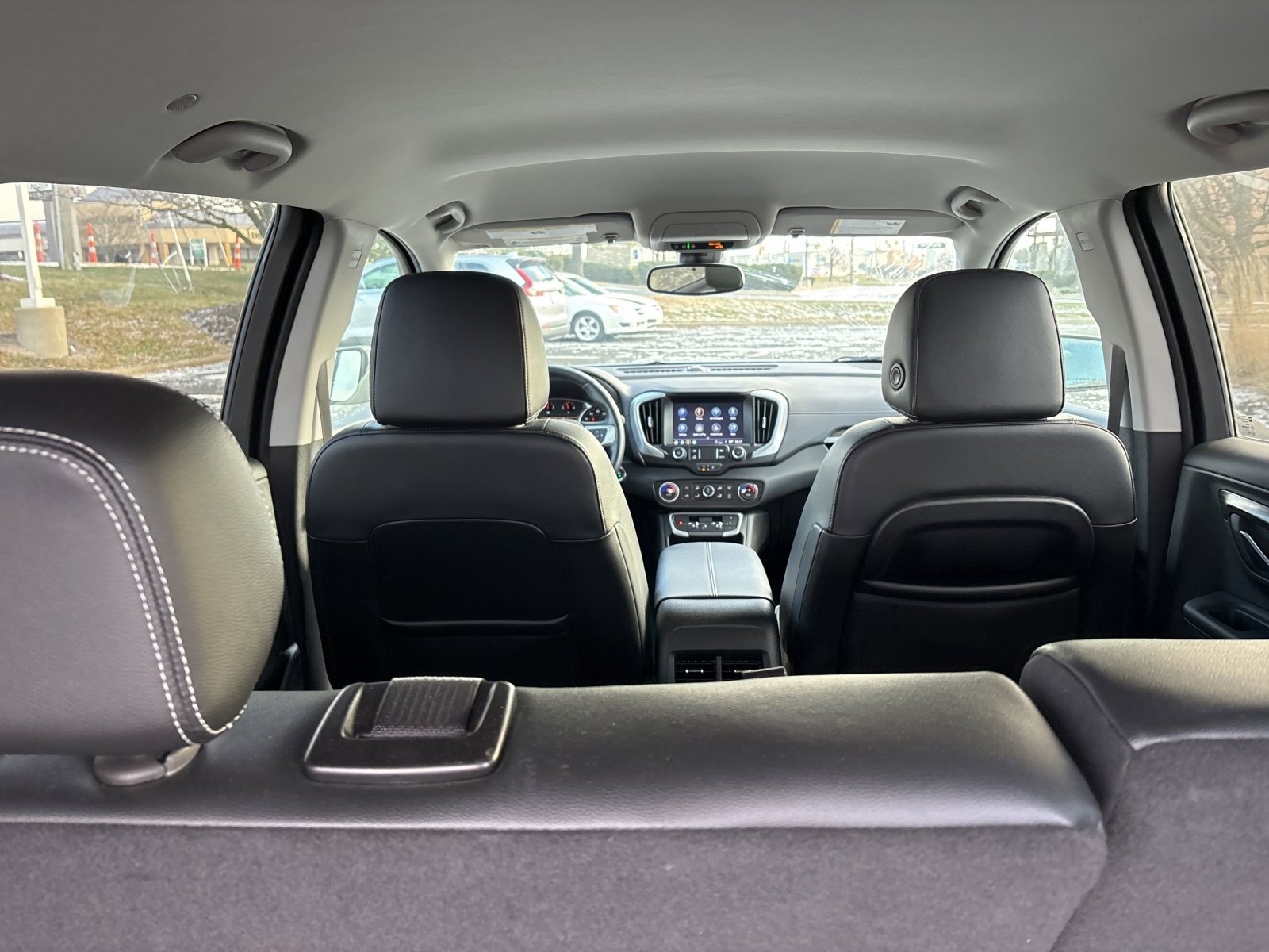 Used 2023 GMC Terrain SLT image 12