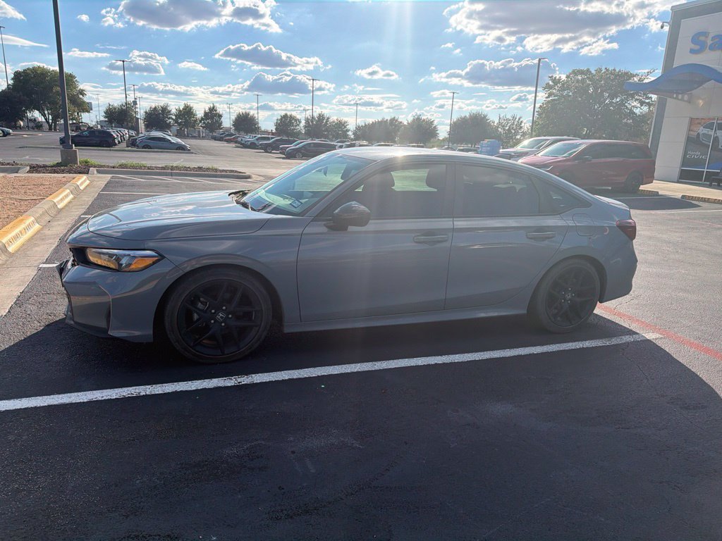 Used 2025 Honda Civic Sport image 1