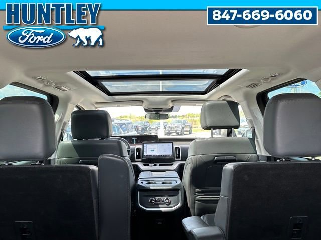 Used 2025 Ford Expedition Active AWD/4WD image 14