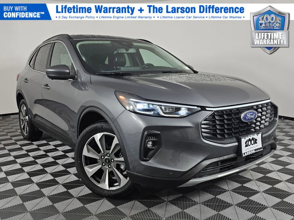 Used 2024 Ford Escape Platinum image 1