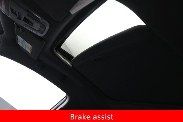 Used 2023 Toyota Sienna XSE w/ XSE Plus Package AWD/4WD image 13