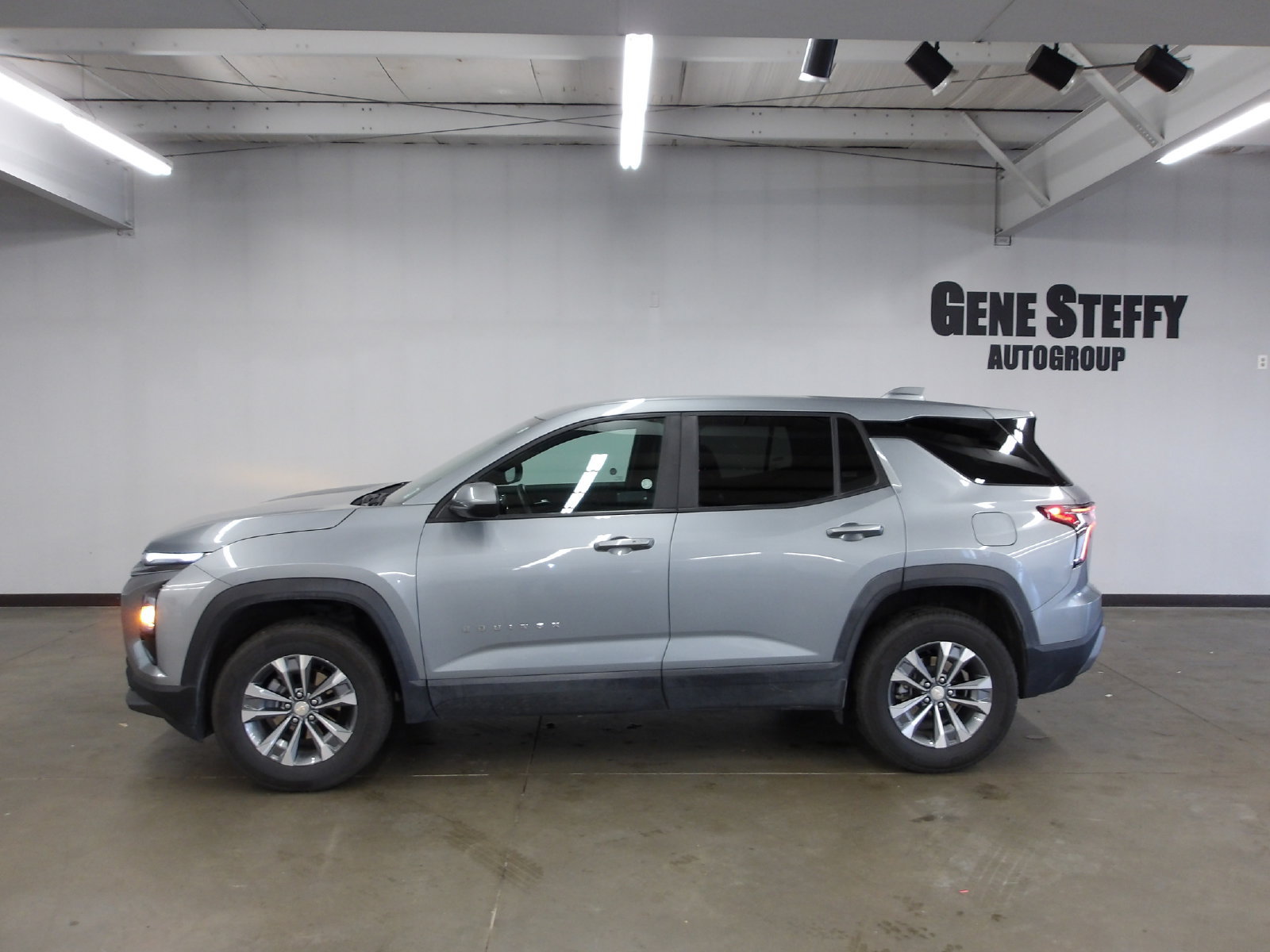 Used 2026 Chevrolet Equinox LT AWD/4WD image 8