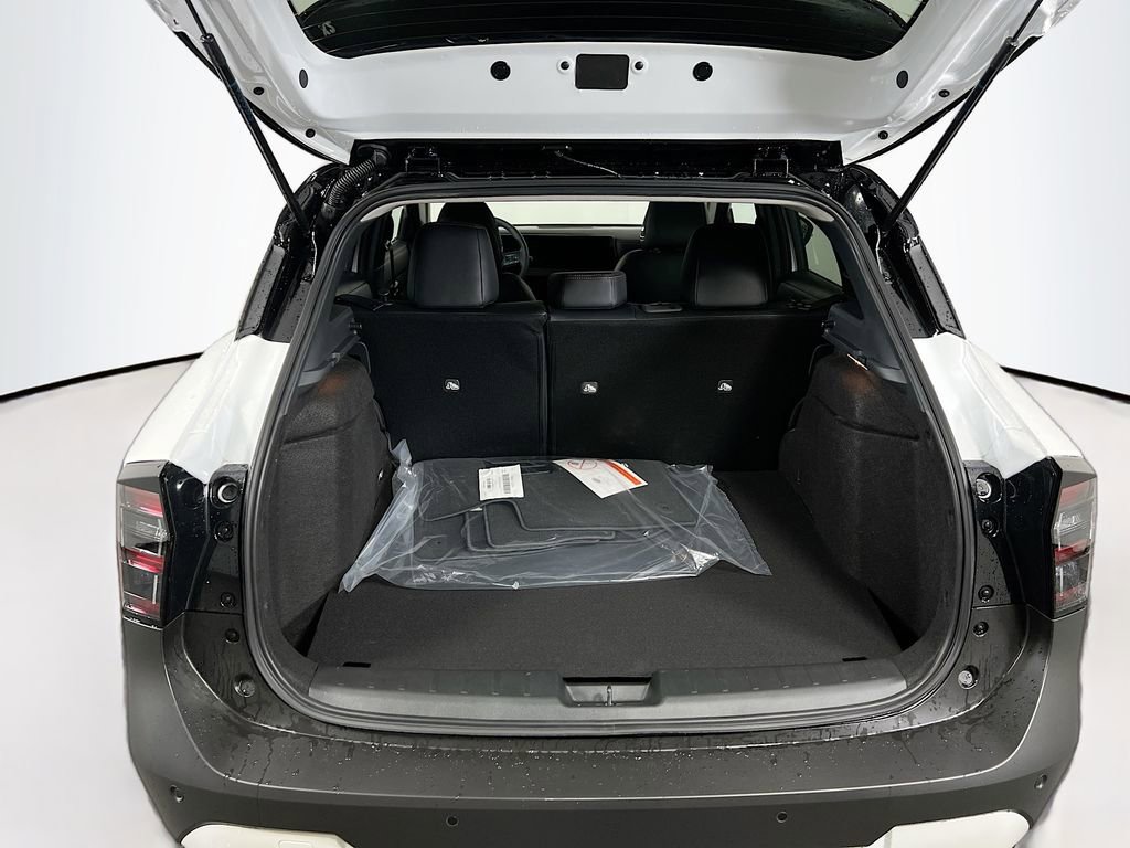 New 2026 Nissan Kicks SR w/ SR Premium Package AWD/4WD image 25