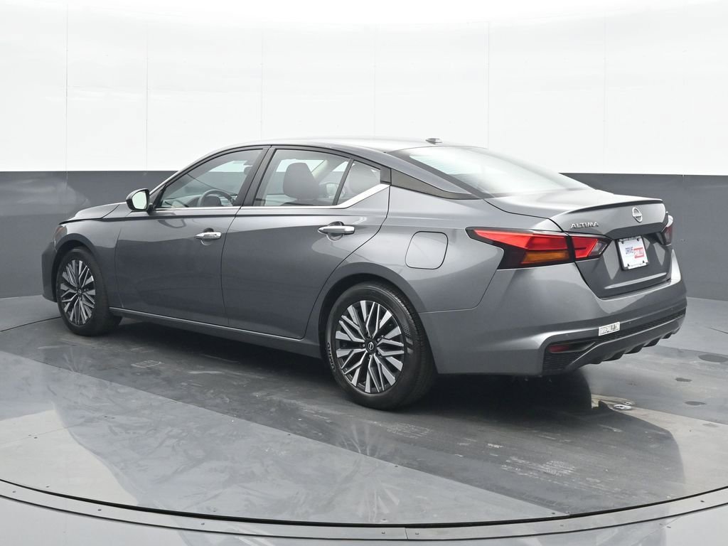 Used 2024 Nissan Altima 2.5 SV image 4