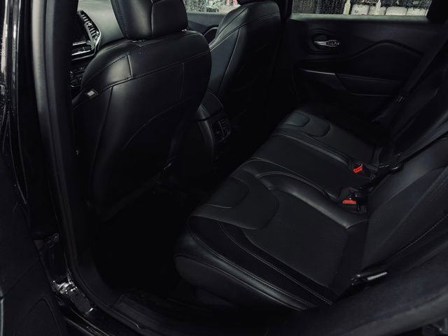 Used 2022 Jeep Cherokee Limited image 23