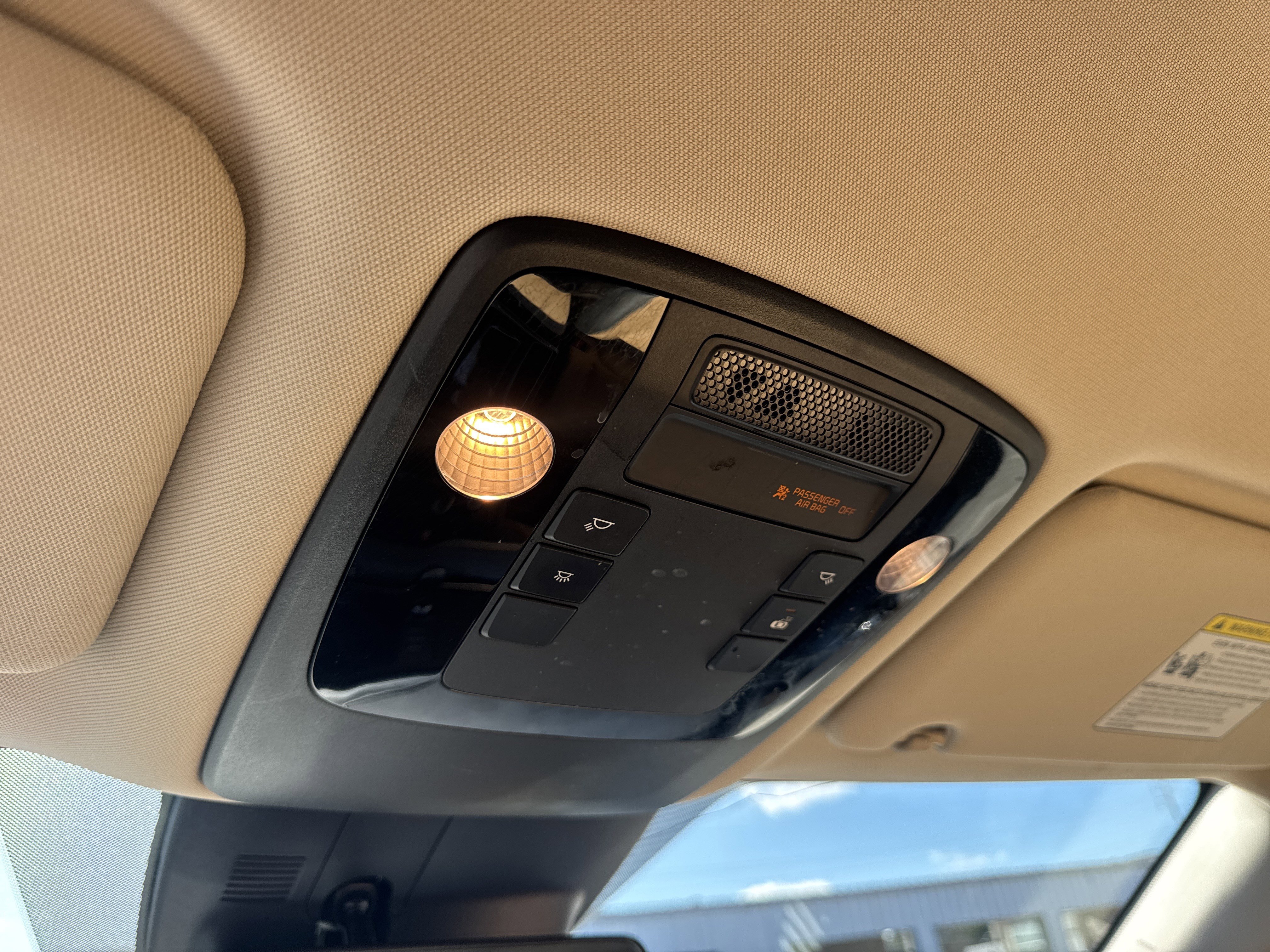 Used 2023 Kia Carnival LX image 29