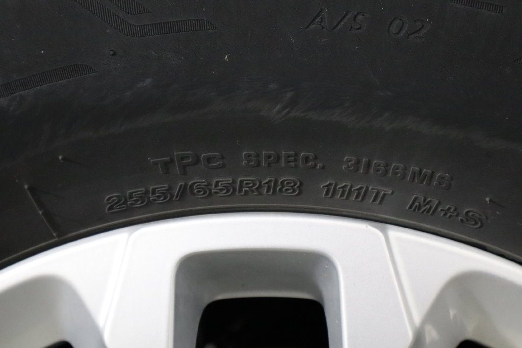 Used 2023 Chevrolet Traverse LS FWD image 40