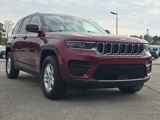 Used 2023 Jeep Grand Cherokee Laredo RWD image 7
