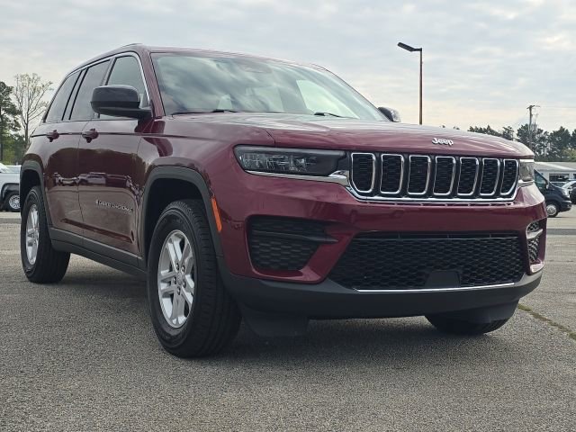 Used 2023 Jeep Grand Cherokee Laredo w/ Luxury Tech Group I RWD image 7